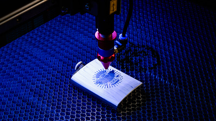 Metallmarkierung mit CO2 Laser Graviermaschine